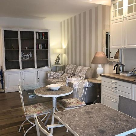 La Rosa Bianca Bed & Breakfast Rozzano Bagian luar foto