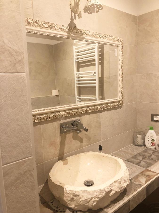 La Rosa Bianca Bed & Breakfast Rozzano Bagian luar foto