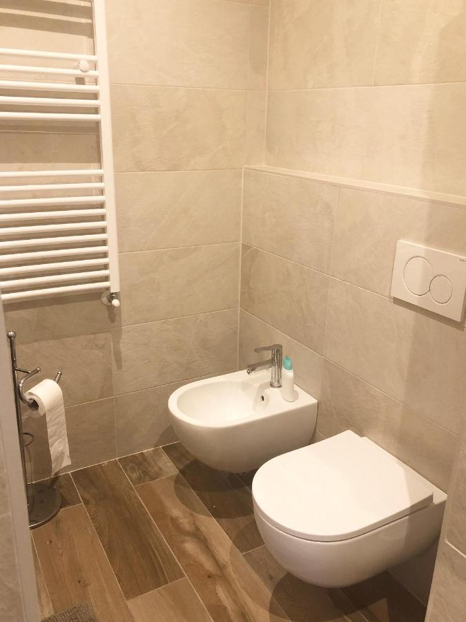La Rosa Bianca Bed & Breakfast Rozzano Bagian luar foto